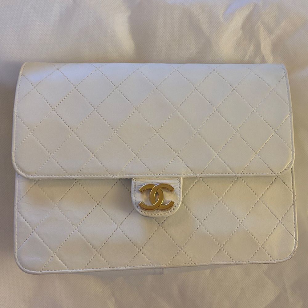 CHANEL Ivory white single flap Quilted Bag with Gold Clasp